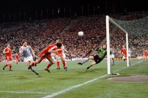 Trevor Francis scores Nottingham Forest\'s European Cup winner 1979